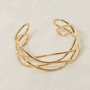 NEW LETO women's wavy cuff bracelet in gold